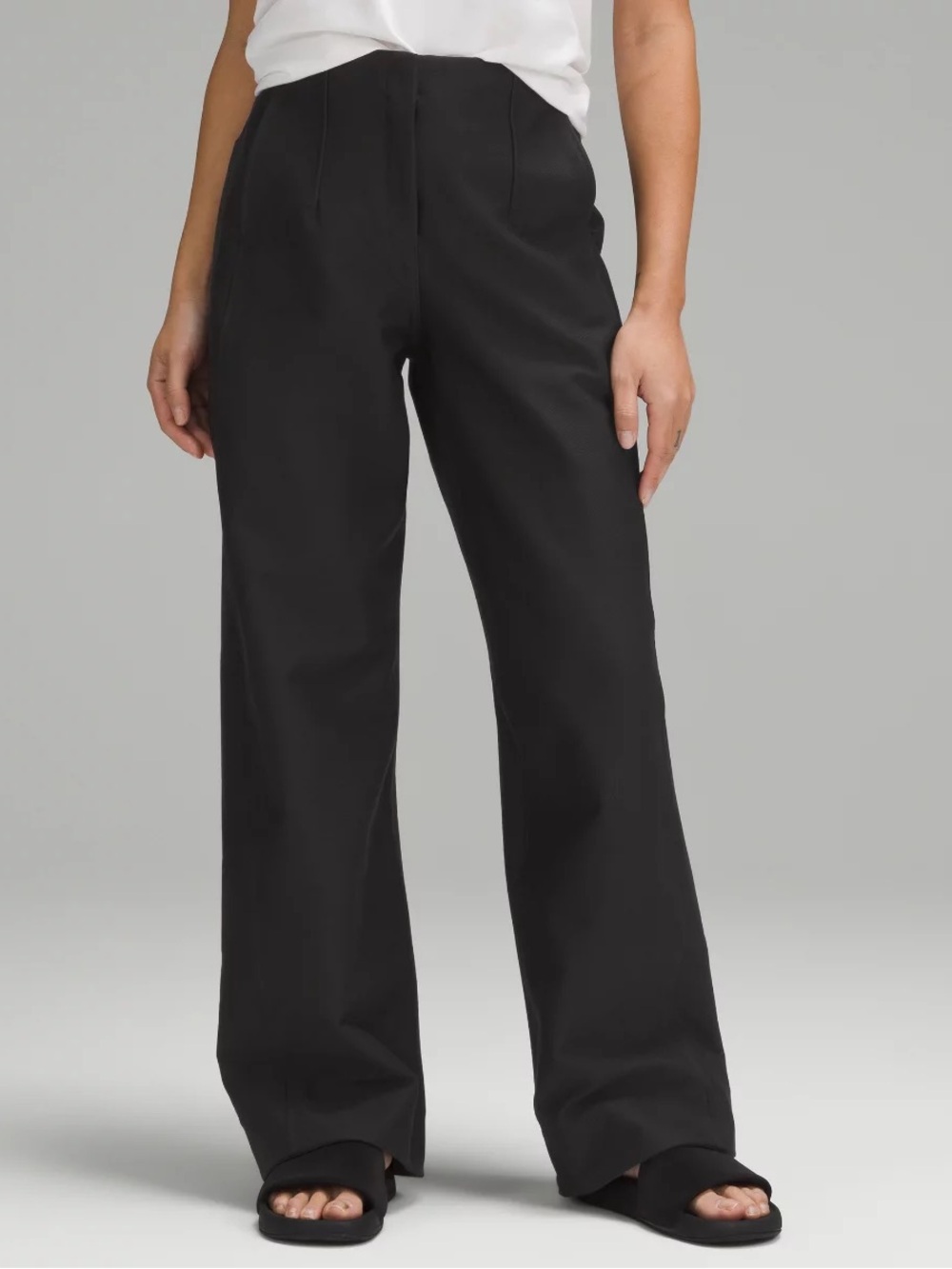 72 • Lululemon Relaxed-Fit Utilitech Mid Rise Trouser • $158